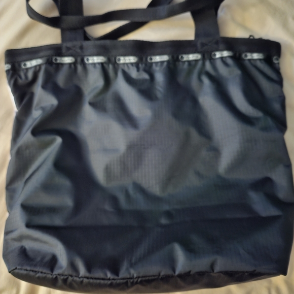 Lesportsac X Peanuts Collaboration Hailey Tote Bag Snoopy In The Sky - Picture 3 of 6